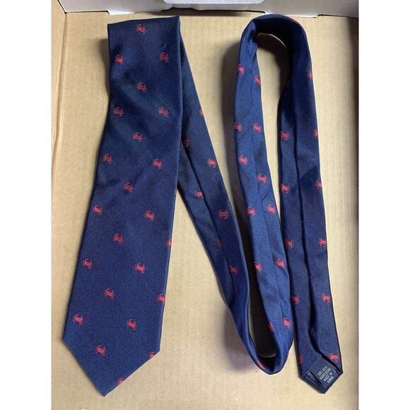 Lands End Red Crab Tie Pure Silk - Picture 2 of 3